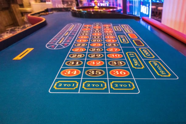 tangki4d app interface showing live football matches, live dealer tables, and account menu on Android device